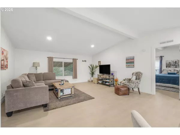 Oregon City, OR 97045,18780 CENTRAL POINT RD #19