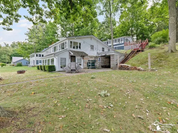 9911 Lake DR, Camden Twp, MI 49255