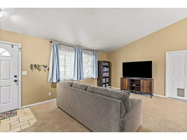 Roseburg, OR 97470,2966 NE DOUGLAS AVE