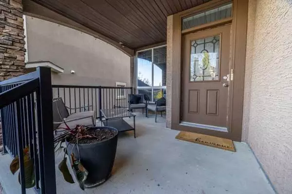 Calgary, AB T3B 5Z6,28 Crestmont WAY SW