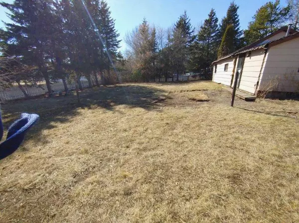 301/303 4 ST,  Blue Ridge,  AB T0E 0B0