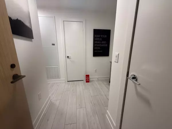 Toronto C01, ON M5V 0V1,35 Mercer ST #3314