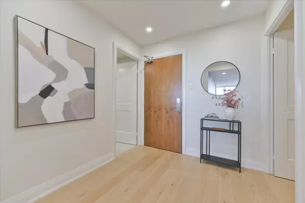 Toronto C02, ON M4W 3C8,914 Yonge ST #1612