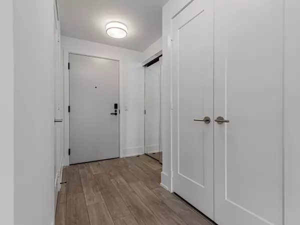 Toronto C01, ON M5T 2N1,115 Denison AVE #920