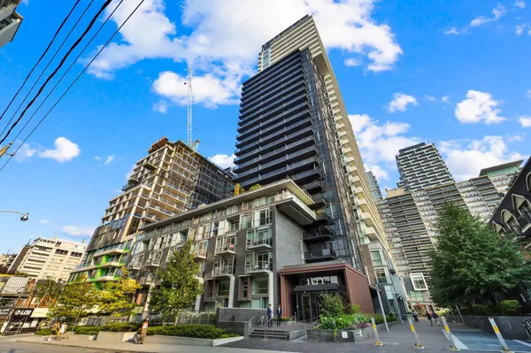 Toronto C10, ON M4P 0C5,101 Erskine AVE #418