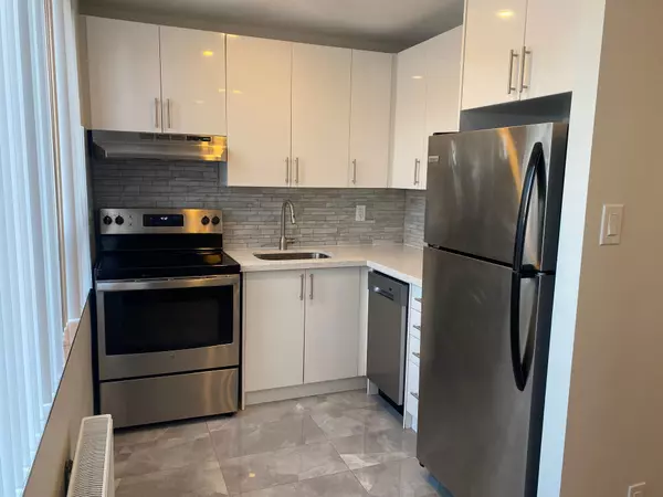 Toronto C03, ON M6C 2M3,180 Vaughan RD #304