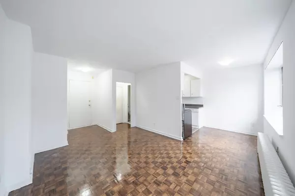 Toronto C04, ON M6H 3A8,2895 Bathurst ST #101