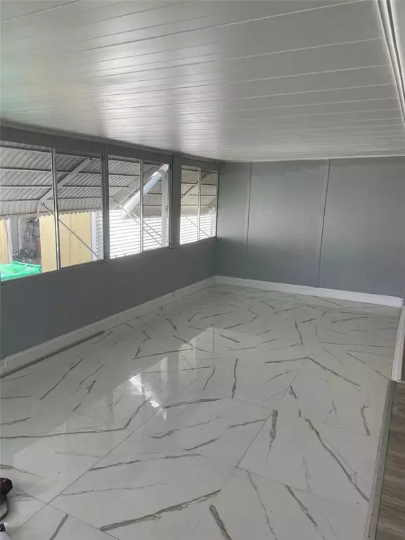 Davie, FL 33324,8700 SW 21st St