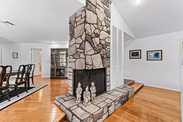 Jupiter, FL 33469,10158 SE Acorn Way