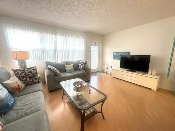 Deerfield Beach, FL 33442,2004 Harwood C #2004