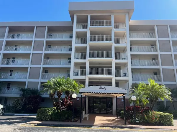 2851 S Palm Aire Dr #610, Pompano Beach, FL 33069