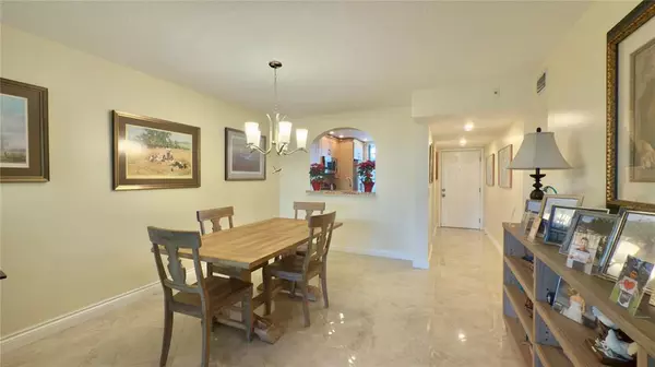 Davie, FL 33324,1516 Whitehall Dr #303