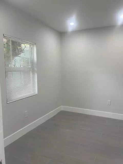 North Miami, FL 33161,12322 NE 6th Ave #3