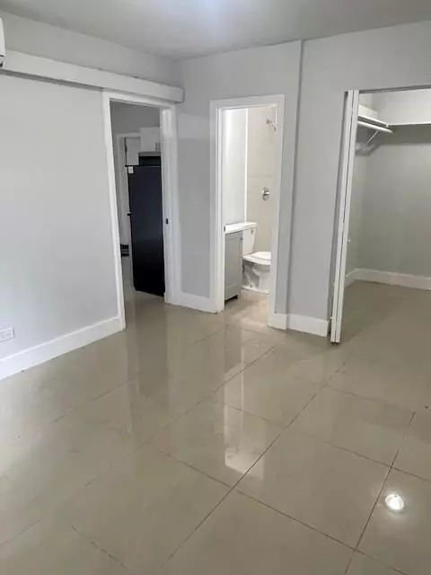 North Miami, FL 33161,12322 NE 6th Ave #2