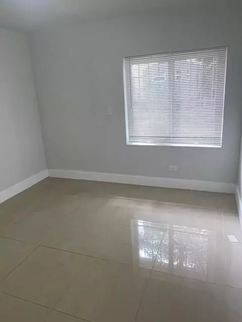 North Miami, FL 33161,12322 NE 6th Ave #2