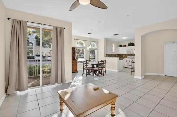 Plantation, FL 33324,100 Jacaranda Country Club Dr #101