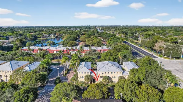 Plantation, FL 33324,100 Jacaranda Country Club Dr #101