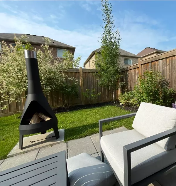 Georgina, ON L4P 0E8,15 Grey Wing AVE