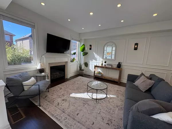 Georgina, ON L4P 0E8,15 Grey Wing AVE