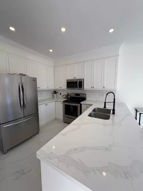 Georgina, ON L4P 0E8,15 Grey Wing AVE