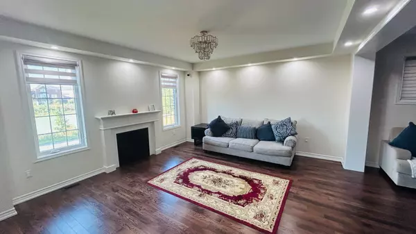 Brampton, ON L7A 5C8,25 Divers RD