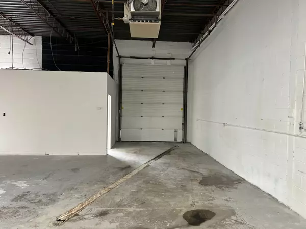 Toronto W05, ON M3N 1Y2,151 Norfinch AVE #4-5