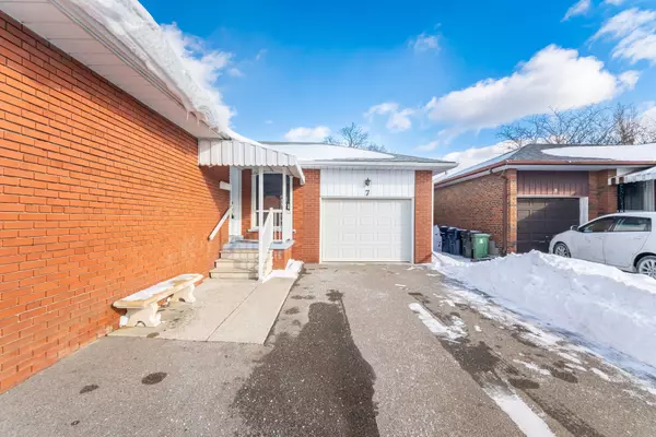 Toronto W09, ON M9R 2W6,7 Pettit DR