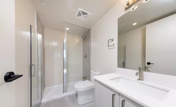 Milton, ON L9T 3L3,8020 Derry RD #609