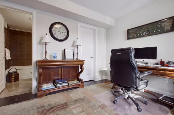 Oakville, ON L6M 0Y8,3045 George Savage AVE #7