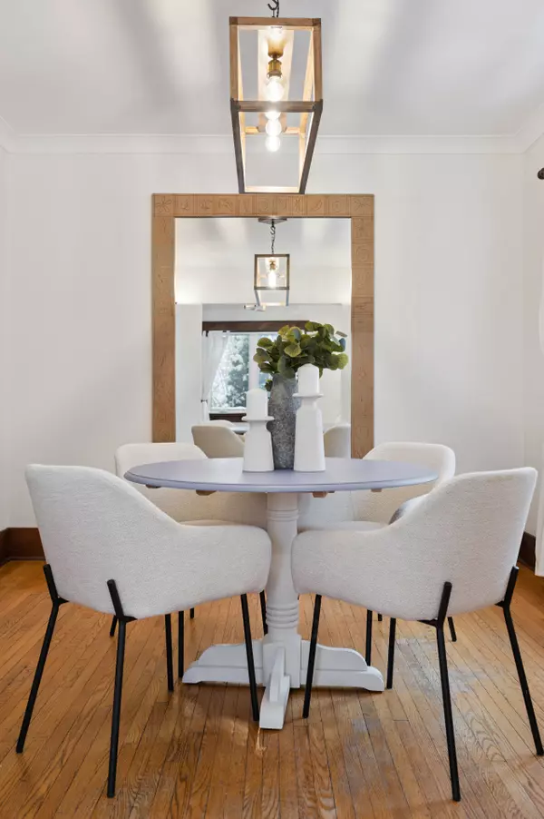 Kitchener, ON N2H 3H7,32 Dane ST