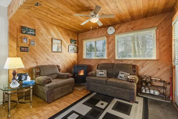 Brighton, ON K0K 1H0,33 Willow Point RD