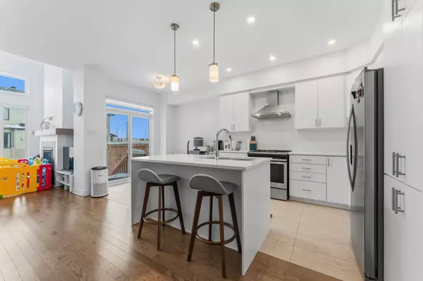 Blossom Park - Airport And Area, ON K4M 0E2,214 Hawkeswood DR