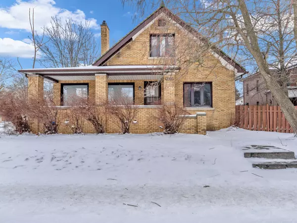 2311 University AVE W, Windsor, ON N9B 1E8