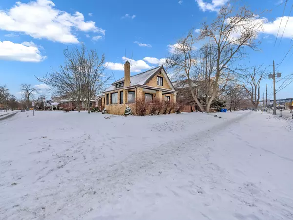 Windsor, ON N9B 1E8,2311 University AVE W