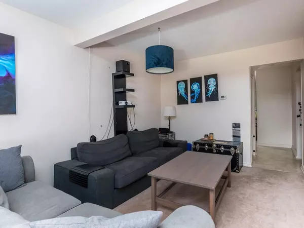 Kanata, ON K2L 3N7,94 Bujold CT