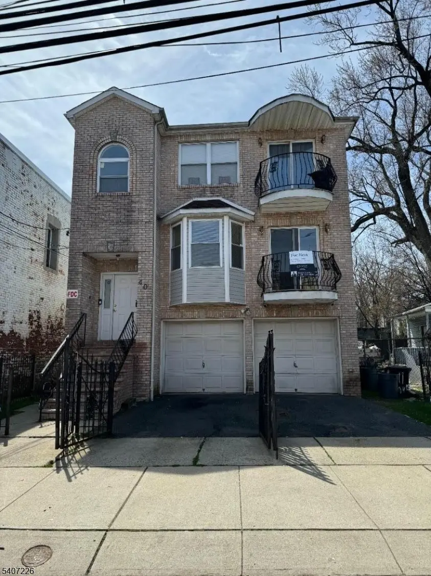 Newark City, NJ 07107,40 11Th Ave W #2