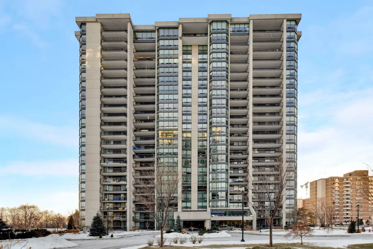 Oakville, ON L6L 5V2,2180 Marine DR #1401