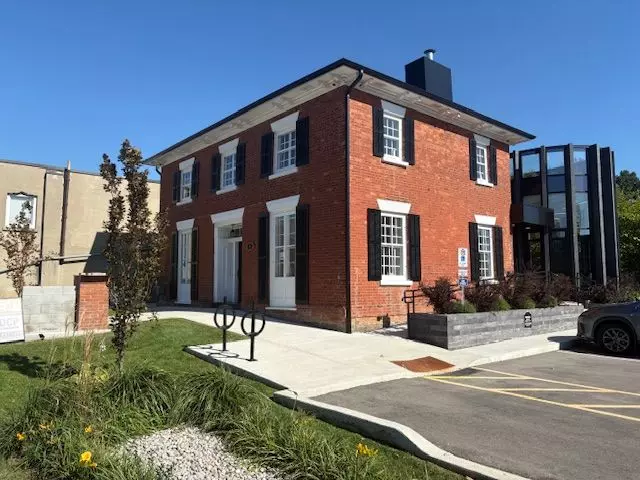 Mississauga, ON L5M 1Y4,13 Thomas ST #2nd Level