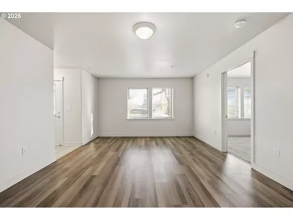 Portland, OR 97220,9837 NE IRVING ST ##302