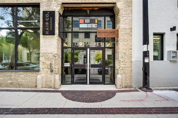 Winnipeg, MB R3B 0P5,139 Market AVE