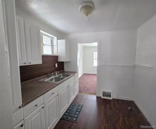 Detroit, MI 48219,18244 Lenore