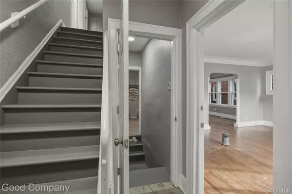 Detroit, MI 48221,17200 Roselawn ST