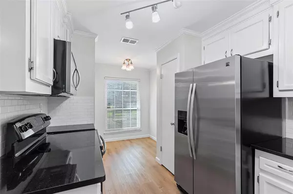 Dallas, TX 75248,5981 Arapaho Road #703