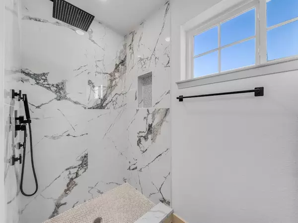 Arlington, TX 76014,1817 Redwood Street