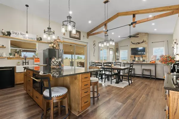 Blum, TX 76627,208 Private Road 107