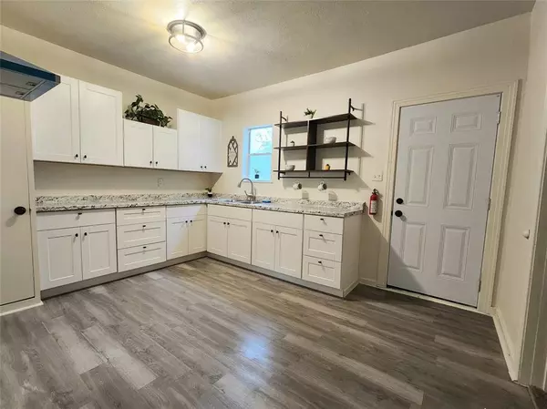 Mexia, TX 76667,805 E Palestine Street