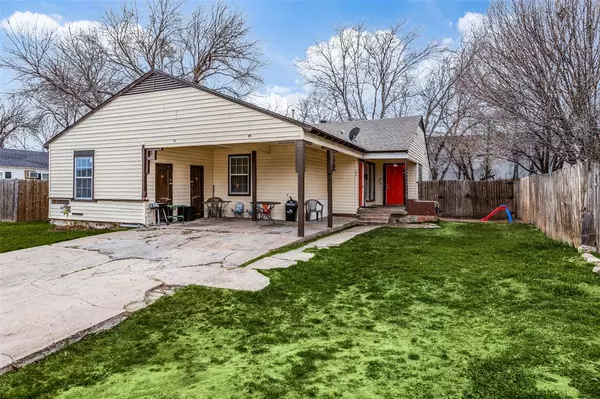 129/131 NE 22ND Street, Grand Prairie, TX 75050