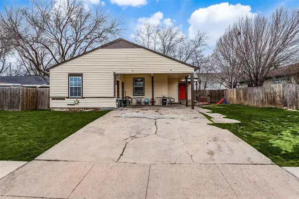 Grand Prairie, TX 75050,129/131 NE 22ND Street