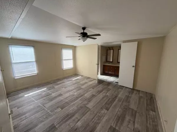 Reno, TX 76020,1620 E Reno Road #3