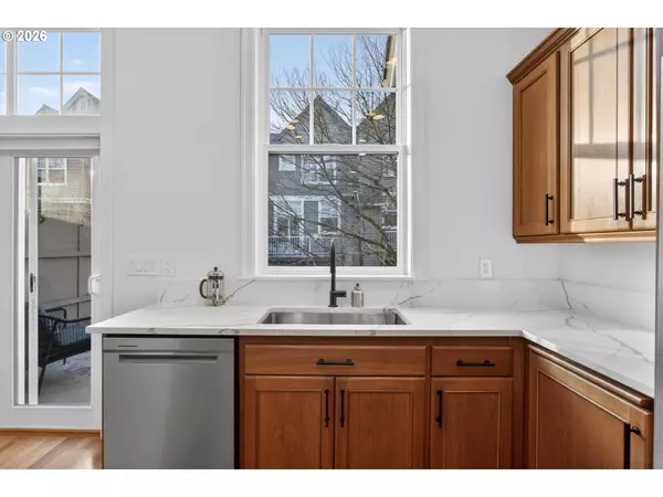 Lake Oswego, OR 97034,314 2ND ST